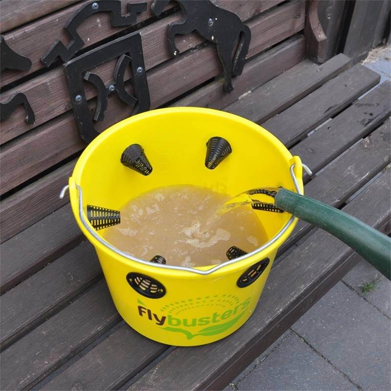 VLIEGENVAL MET LOKSTOF